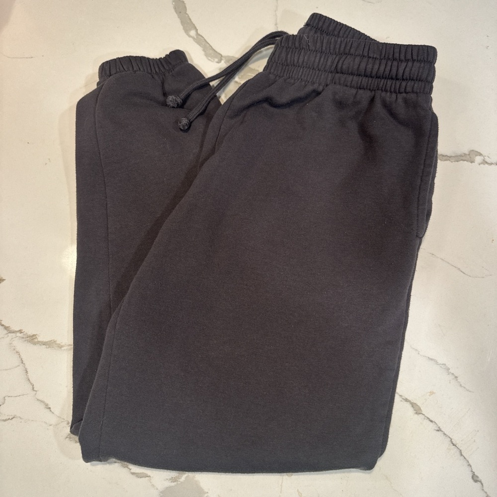 Dark Grey Garage Sweatpabts